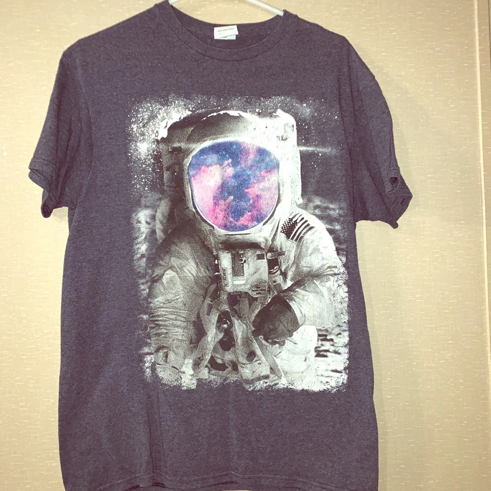 Men’s astronaut T-shirt